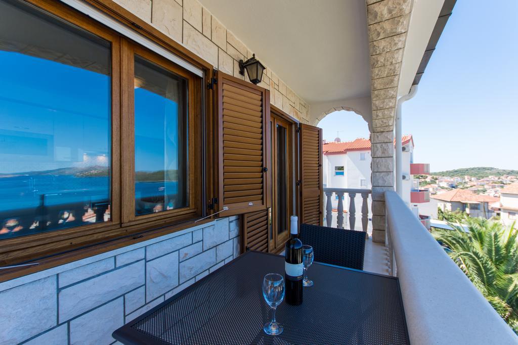 Apartments Bisera Trogir Exterior photo