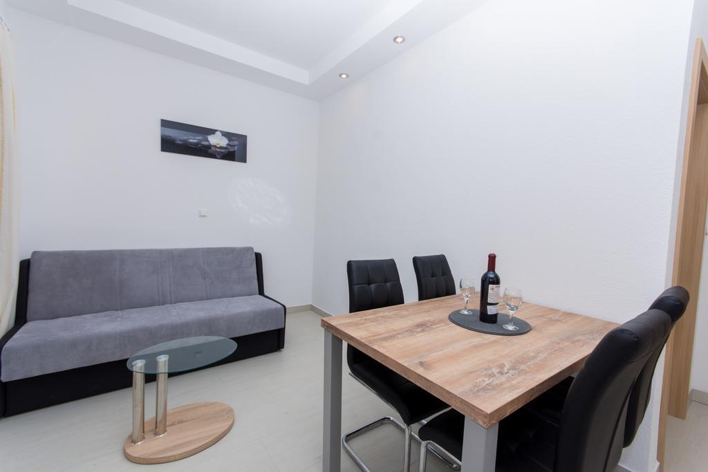 Apartments Bisera Trogir Exterior photo