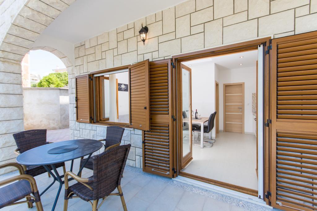 Apartments Bisera Trogir Exterior photo