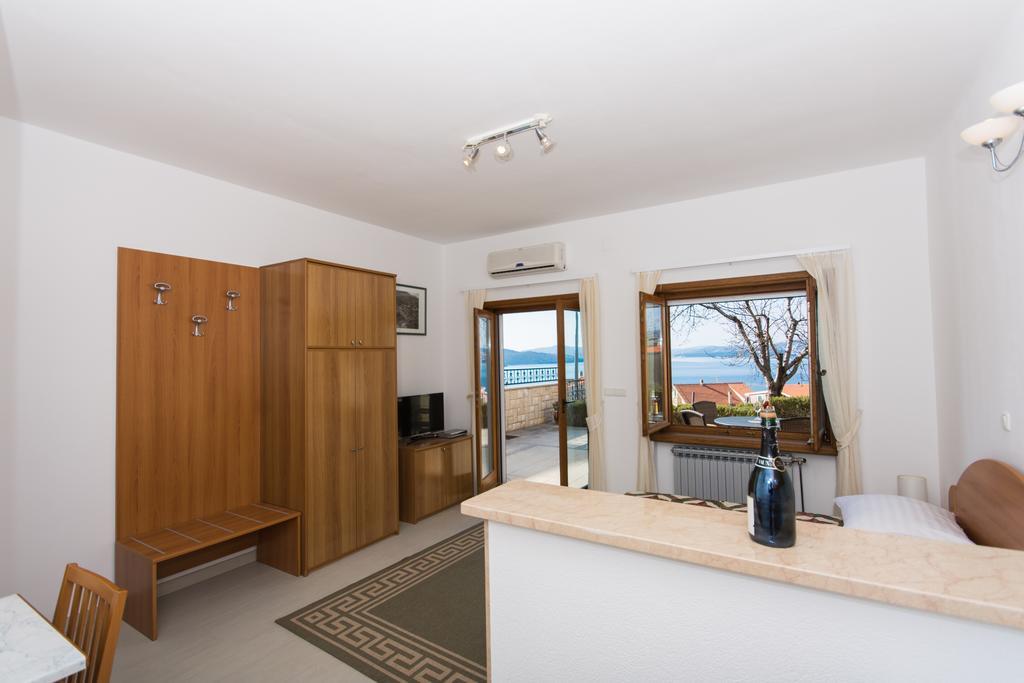 Apartments Bisera Trogir Exterior photo
